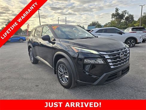 Used 2025 Nissan Rogue S image 1