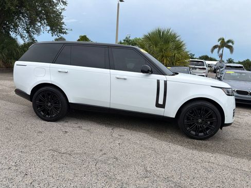 Used 2025 Land Rover Range Rover Long Wheelbase SE AWD/4WD image 3