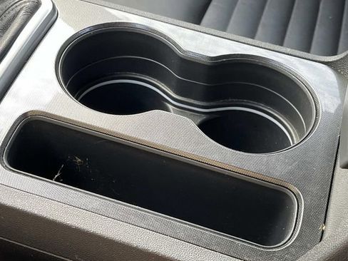 Used 2010 Dodge Challenger R/T image 31