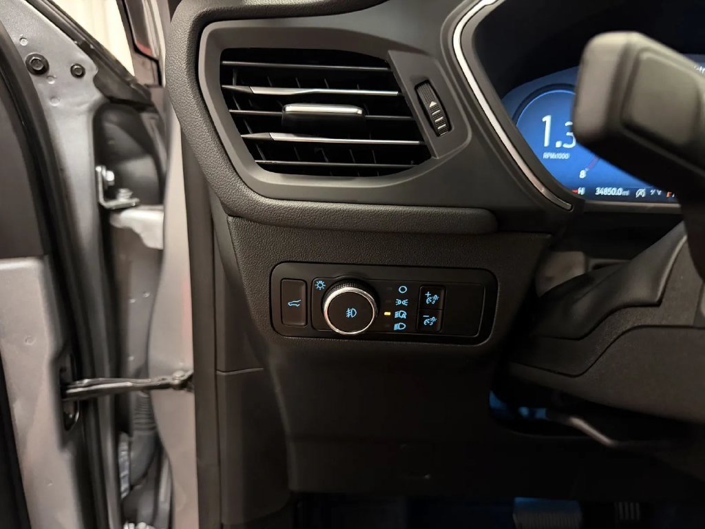 Used 2023 Ford Escape Platinum AWD/4WD image 26