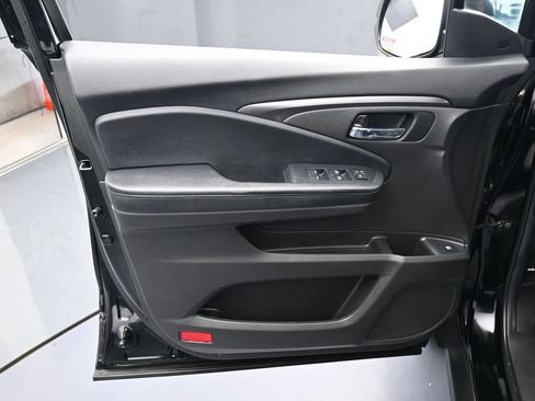 Used 2022 Honda Pilot Sport image 12
