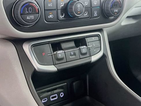 Used 2024 GMC Terrain SLT FWD image 14