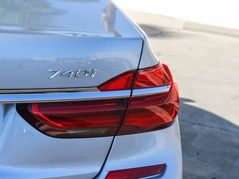Used 2016 BMW 740i RWD image 7