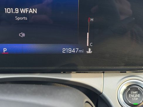 Used 2025 Chevrolet Trax LT image 38