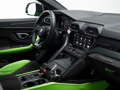 Used 2021 Lamborghini Urus image 29