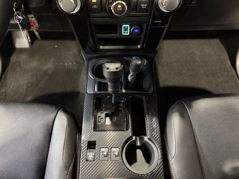 Used 2018 Toyota 4Runner TRD Off-Road Premium AWD/4WD image 21
