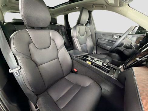 Certified 2023 Volvo XC60 B5 Plus FWD image 28