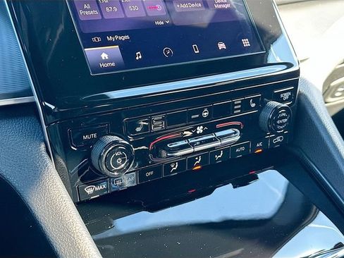 New 2025 Jeep Grand Cherokee Laredo X w/ Luxury Tech Group I image 10