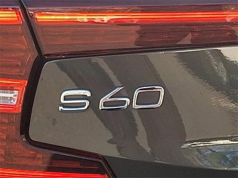 Used 2022 Volvo S60 B5 Momentum w/ Premium Package image 29