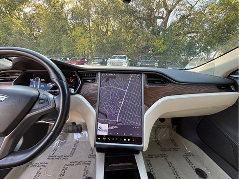 Used 2018 Tesla Model S 100D image 11