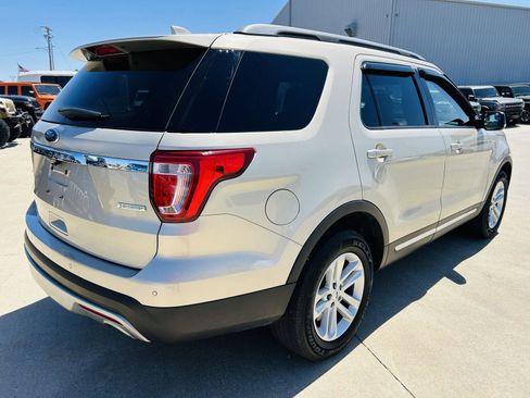 Used 2017 Ford Explorer XLT FWD image 36