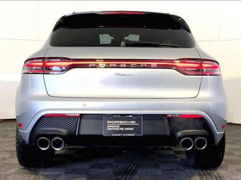 Certified 2023 Porsche Macan image 6