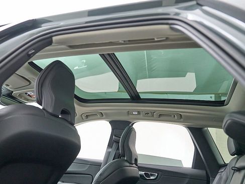 New 2026 Volvo XC60 T8 Ultra w/ Climate Package AWD/4WD image 23