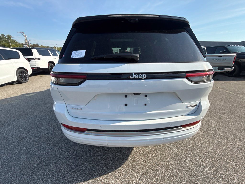 New 2027 Jeep Grand Cherokee Summit AWD/4WD image 4