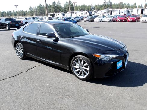 Used 2017 Alfa Romeo Giulia AWD w/ Cold Weather Package image 7