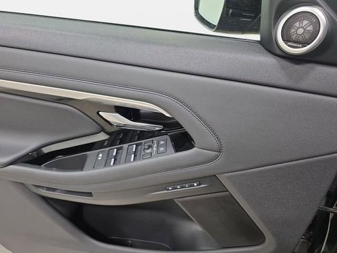 Used 2023 Land Rover Range Rover Evoque R-Dynamic SE image 28