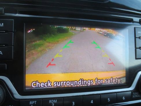 Used 2016 Nissan Juke SV image 10