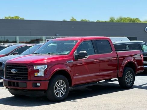 Used 2015 Ford F150 XLT w/ Equipment Group 301A Mid AWD/4WD image 29