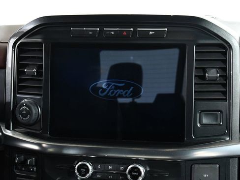 Used 2022 Ford F150 Lariat w/ Equipment Group 502A High image 9