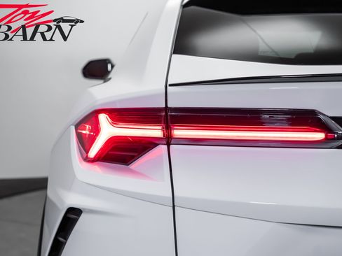 Used 2022 Lamborghini Urus AWD/4WD image 14