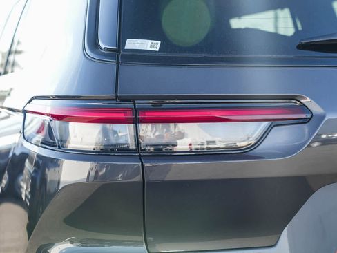 New 2025 Jeep Grand Cherokee L Limited w/ Luxury Tech Group II image 7