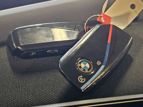 Used 2023 BMW XM AWD/4WD image 43