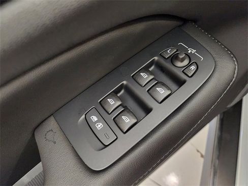 New 2026 Volvo V60 B5 Cross Country Plus w/ Protection Package Premier image 23