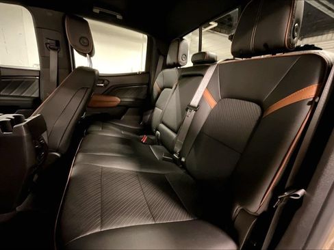 Used 2024 GMC Canyon AT4 w/ AT4 Premium Package AWD/4WD image 31