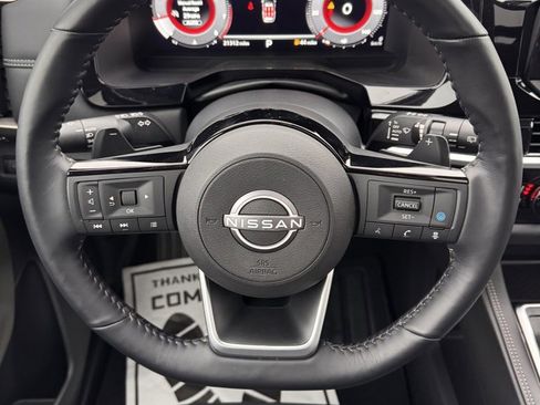 Used 2024 Nissan Pathfinder Platinum w/ Cargo Package image 33