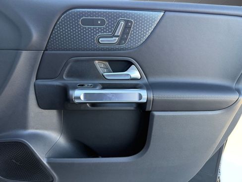 New 2026 Mercedes-Benz GLB 250 image 18