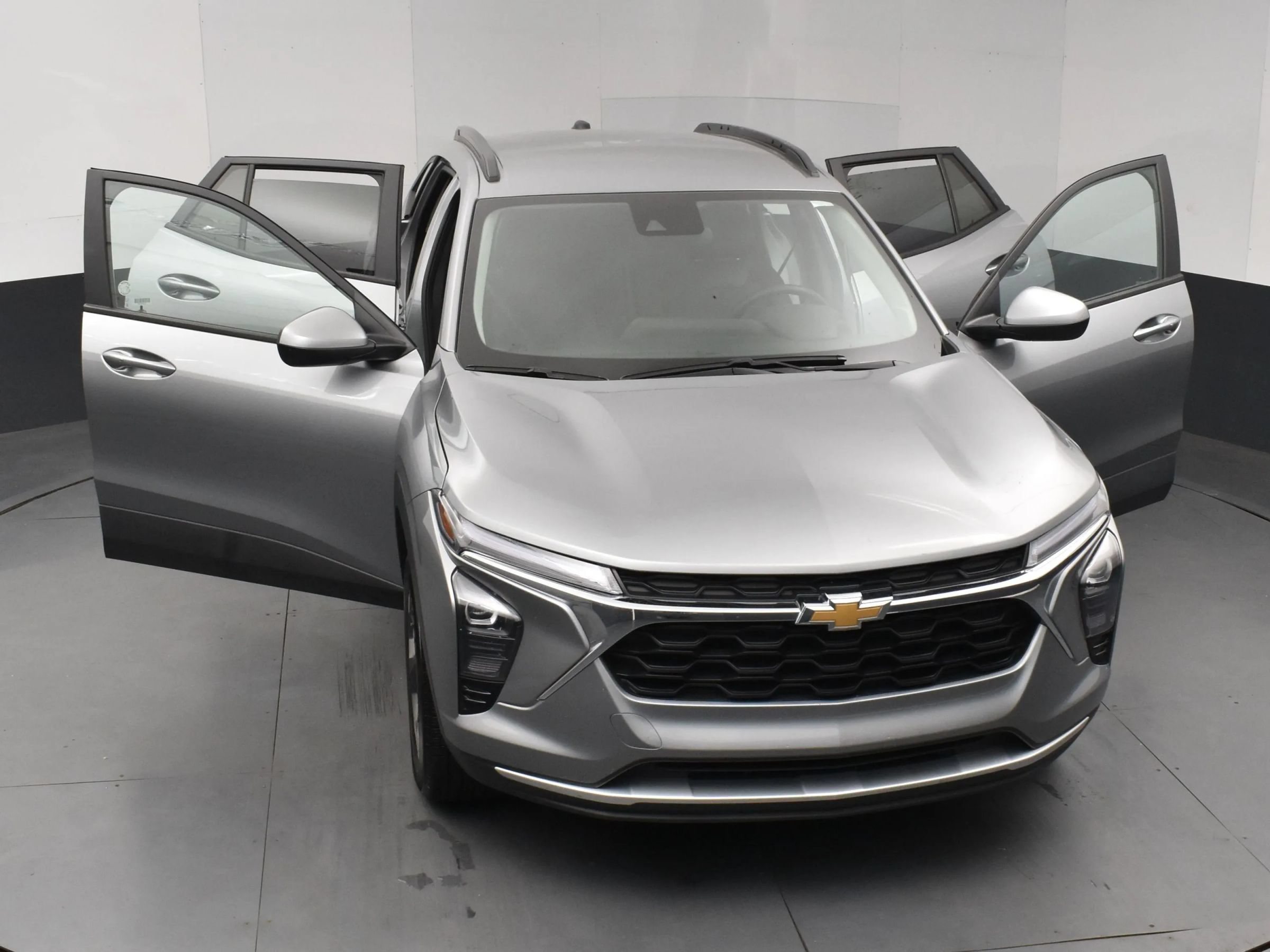 Used 2025 Chevrolet Trax LT w/ LT Convenience Package FWD image 10