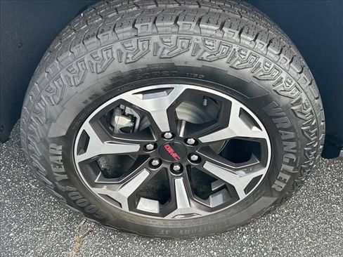 New 2026 GMC Yukon XL AT4 Ultimate AWD/4WD image 16
