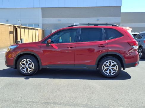 Used 2020 Subaru Forester Premium AWD/4WD image 4