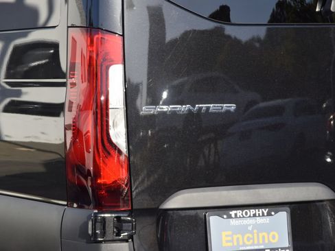 Used 2024 Mercedes-Benz Sprinter 2500 image 4