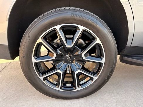 Used 2026 Chevrolet Tahoe RST AWD/4WD image 5