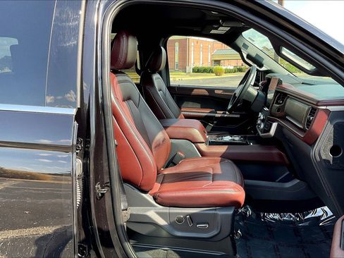 Used 2024 Ford Expedition Max Limited image 8