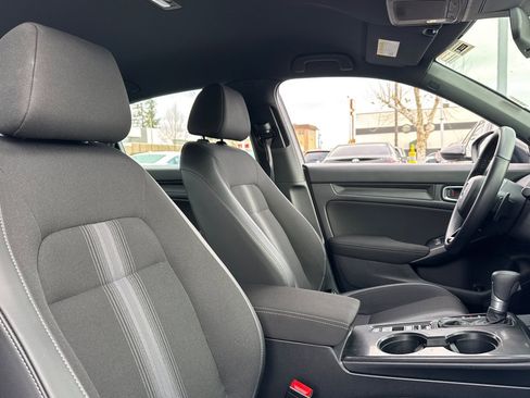 Used 2025 Honda Civic Sport image 31