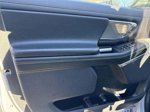 Used 2025 Ford Expedition Max Platinum w/ Driver's Package image 10