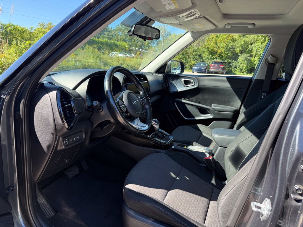 Used 2023 Kia Soul EX FWD image 7