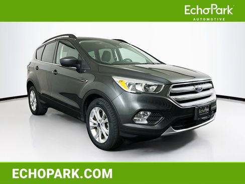 Used 2018 Ford Escape SE w/ Ford Safe & Smart Package image 1