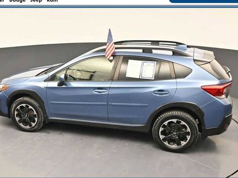 Used 2021 Subaru Crosstrek 2.0i Premium w/ Moonroof Package image 3