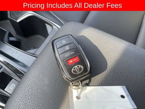 Used 2025 Toyota Camry SE FWD image 34