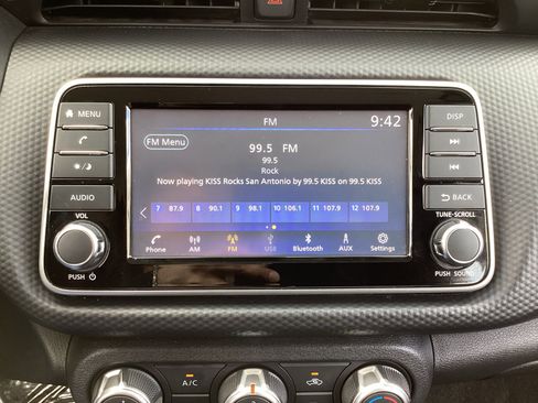 Used 2023 Nissan Kicks S image 5