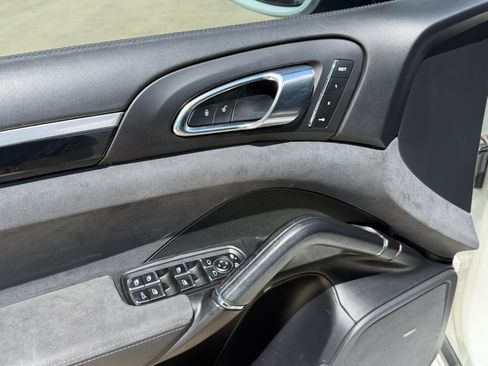 Used 2017 Porsche Cayenne GTS AWD/4WD image 21
