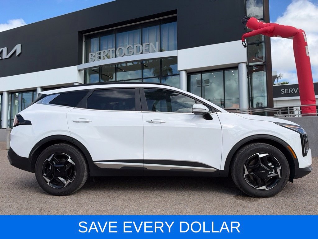 Used 2026 Kia Sportage EX w/ EX Panorama Roof Package FWD image 3
