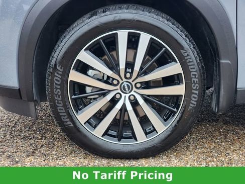 Used 2024 Nissan Pathfinder Platinum w/ Cargo Package FWD image 8
