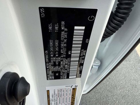 Used 2026 Lexus LX 700h Luxury image 21