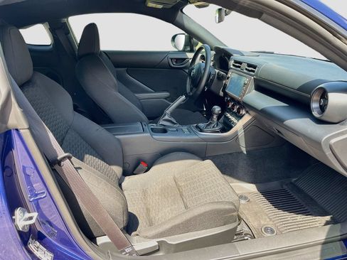 Used 2025 Toyota GR86 w/ ALL Weather Mat Package (TMS) RWD image 25