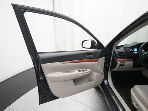 Used 2013 Subaru Outback 3.6R Limited w/ Moonroof Pkg image 28