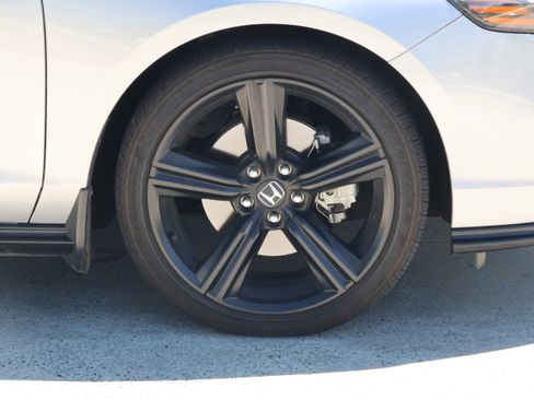 Used 2024 Honda Accord Sport image 11